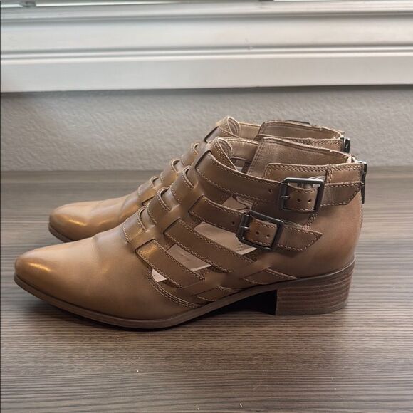 Clarks Shoes - Clarks Leather Buckle Tan Taupe Ankle Boots Size 8